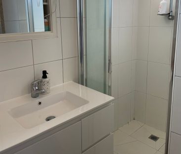 St Kilda East - Photo 6