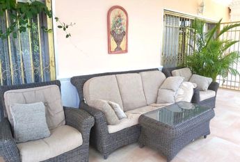 LONG TERM RENTAL. Spacious villa with 6 bedrooms for rent.