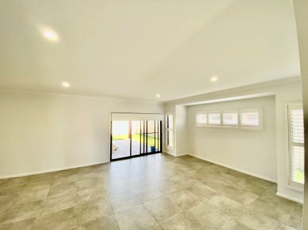 5 Trevally Avenue, Old Bar NSW 2430 - Photo 4