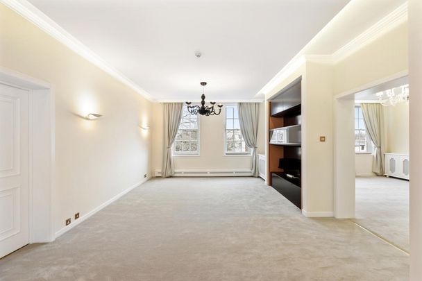 4 bedroom flat in Holland Park - Photo 1