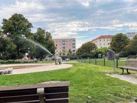 Altbauwohnung im Samariterkiez: voll möbliert für Ihren Berlin-Start - Foto 2