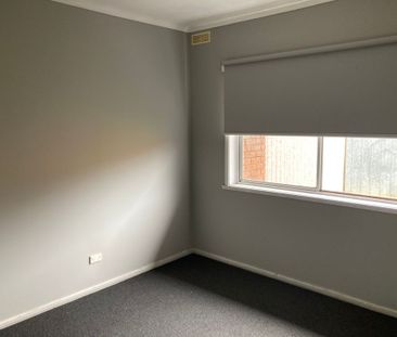 2 Bedroom Unit – Close to schools! - Photo 1