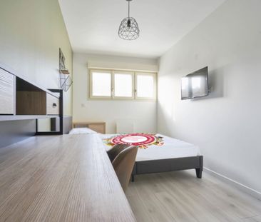 LEPAGNOL Roommate 4 Bedrooms at Reims - Photo 2