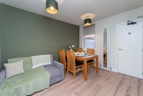 Room in a Shared House, Kensington Road, RG30 - Photo 1