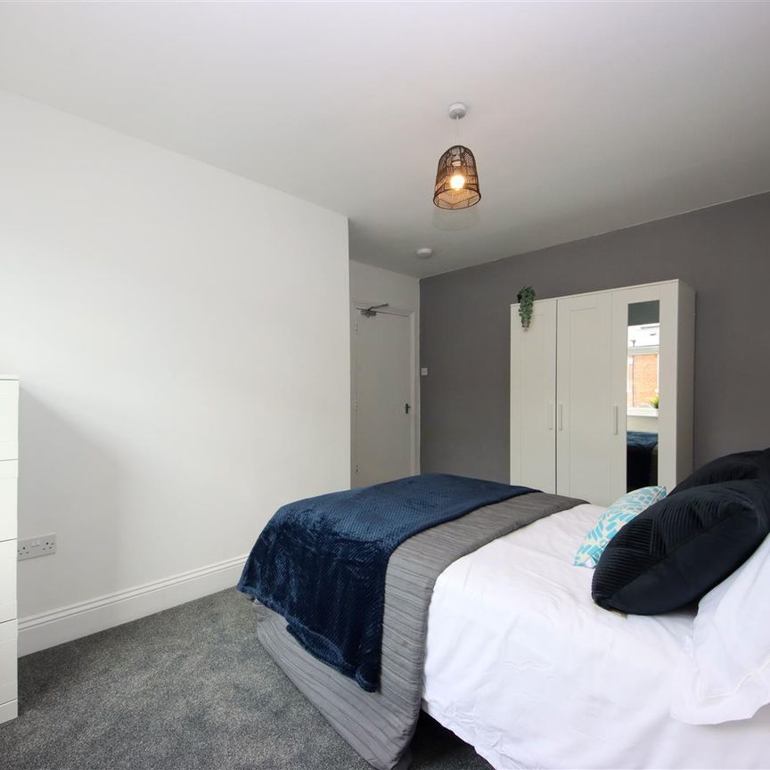 3 bed flat to rent in Bolingbroke Street, Heaton, NE6 - Photo 1