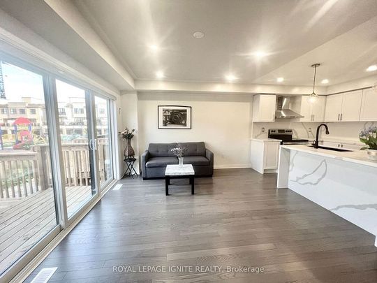 For Lease - 25 King George Way, Clarington, Ontario - Photo 1