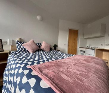 Studio to rent - Photo 6