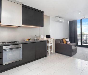 DISCOVER SOPHISTICATION & LIFESTYLE IN OAKLEIGH’S TOP LOCATION - Photo 3