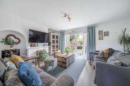 3 bedroom terraced house to rent - Photo 2