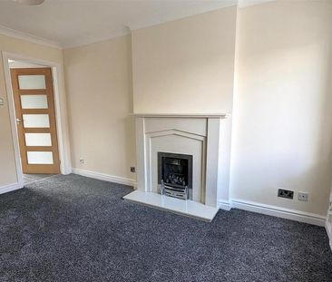 2 bedroom end of terrace house to rent - Photo 1