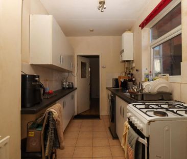 3 bedroom terraced house to rent - Photo 5