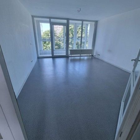 Nimm mich! 4-Zimmer-Wohnung in zentraler Lage - ab sofort - Photo 1