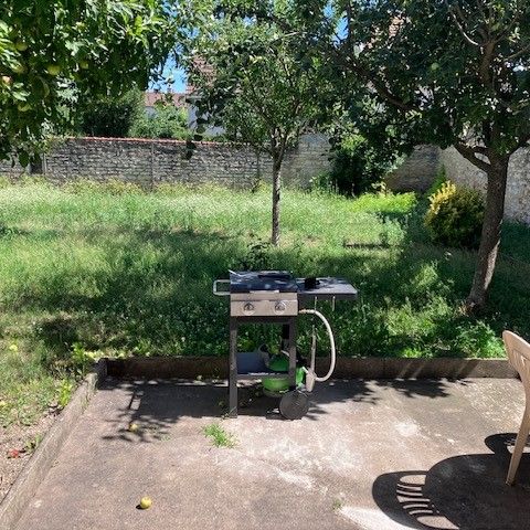 STUDIO Rénové – Proximité Facultés de Dijon – Jardin commun - Photo 1