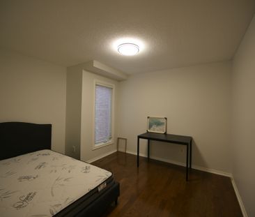 For Lease - 521 Chieftan Circle, Mississauga, Ontario - Photo 4