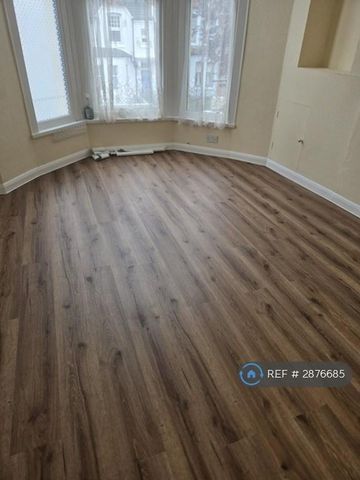 4 bedroom terraced house to rent - Photo 4