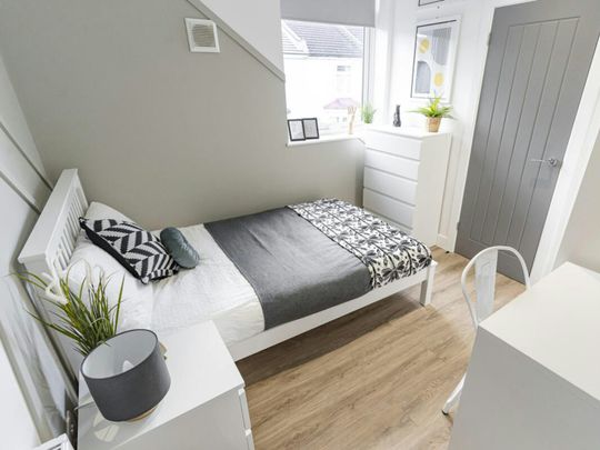 Terraced House to rent on - Photo 1