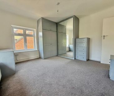 4 bedroom detached house to rent - Photo 4