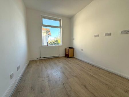 3 bedroom maisonette to rent - Photo 4