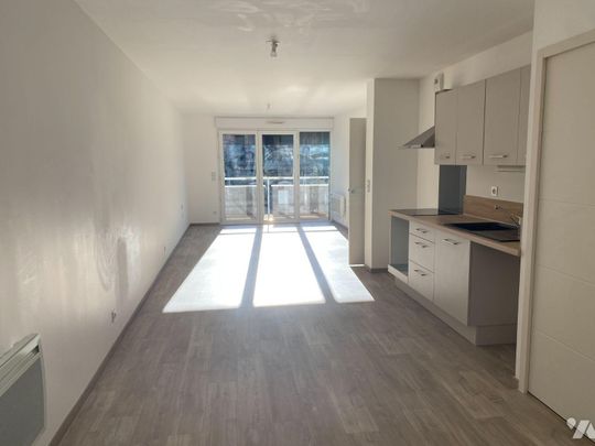 BRUZ Centre, rue des Planches, appartement de type 3 de 66 m², au rez-de-chaussée sur-élevé, da... - Photo 1