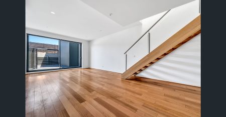 Perfectly located modern townhouse - Photo 2