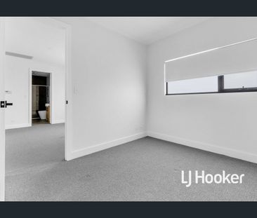 THIS ONE'S A WINNER! 4 BEDROOM EXECUTIVE RESIDENCE - Photo 5