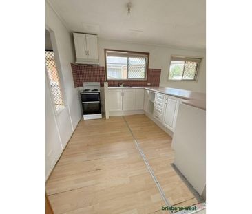 63 Doreen Crescent, ELLEN GROVE - Photo 6