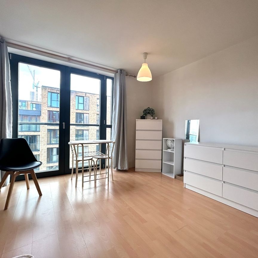 Studio Flat, Southside, B5 - Photo 1