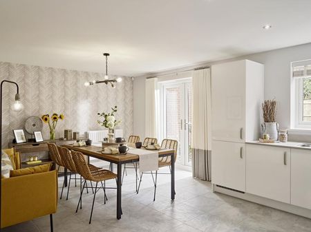 4 bedroom detached house to rent - Photo 2