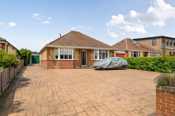 3 bedroom bungalow to rent - Photo 1