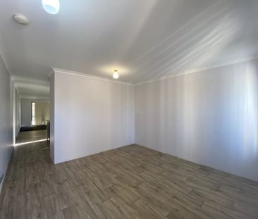 Low Maintenance Family Home! - Photo 3