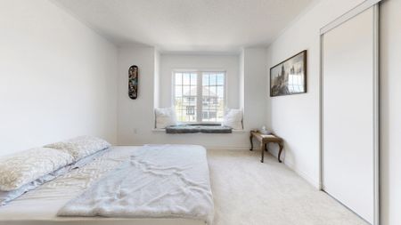 For Lease - 5 Harvest Crescent, Barrie, Ontario - Photo 2