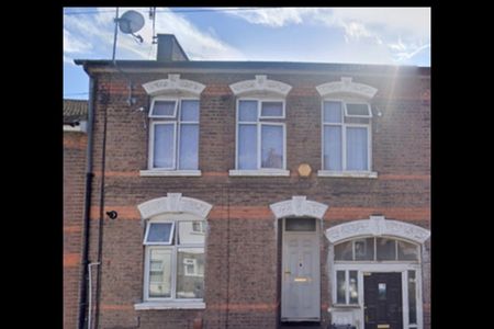 4 Bed Terraced House, Cardigan St, LU1 - Photo 4