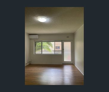 Modern, Spacious Apartment Ideally Situated in the Heart of Lakemba! - Photo 2