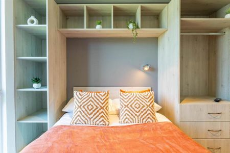 1 bedroom in a flat share to rent - Photo 3