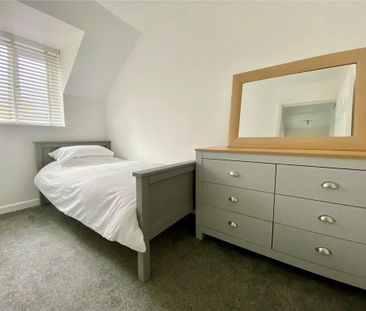 2 bedroom end of terrace house to rent - Photo 4