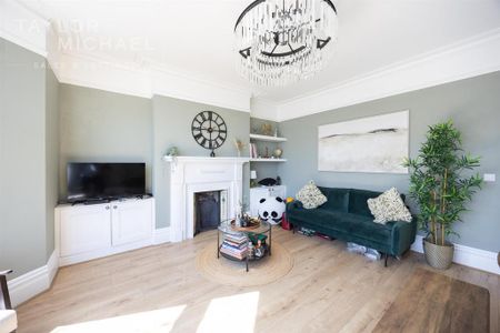 1 bedroom in a house share to rent - Photo 2