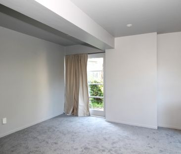 16 Avonleigh Road, Green Bay, Auckland - Photo 2