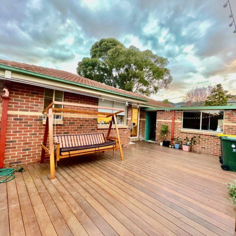 Single Level 3 Bedroom, 2 Bathroom - Photo 1