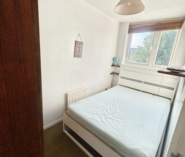 1 Bed Flat, Amina Way, SE16 - Photo 5