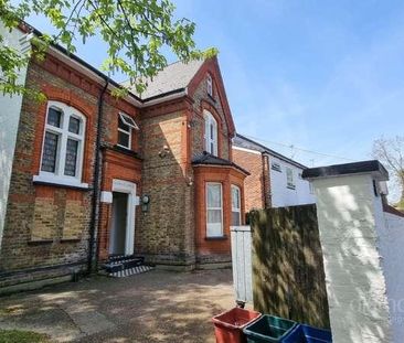 Parkside Road, Hounslow, TW3 - Photo 1