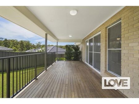 14 Bellavia Street, Cameron Park, NSW, 2285 - Photo 5