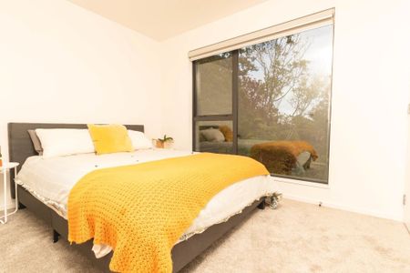 Modern Townhouse - Photo 5
