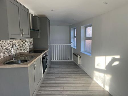 1 bedroom flat to rent - Photo 2