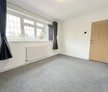 Detached House - Photo 2