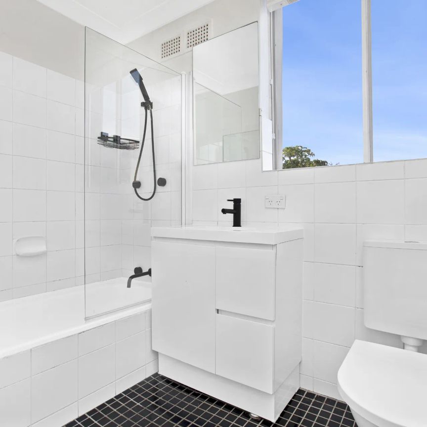 36/628 Crown Street, Surry Hills. - Photo 1