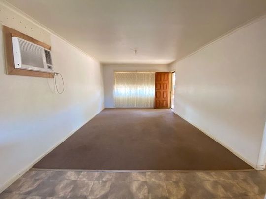 To register & apply for this property, please use this link: https://snug. com/ - Photo 1