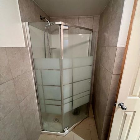 NDG 2½ apt with closed in bedroom - Photo 4