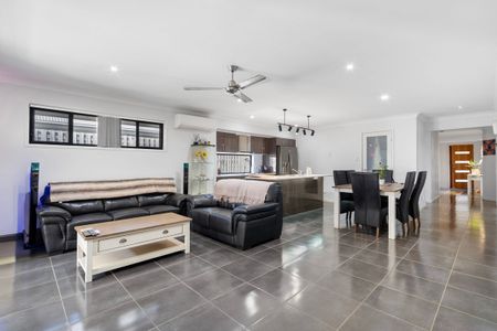 Family Home Over Looking The Park - Photo 2