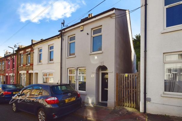 2 bedroom end of terrace house to rent - Photo 1