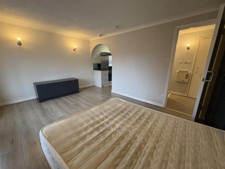 Studio to rent - Photo 4